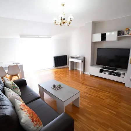 Apartamento ático En La Plaza De Con Garaje *