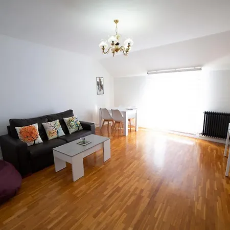 Atico En La Plaza De Con Garaje * Toro