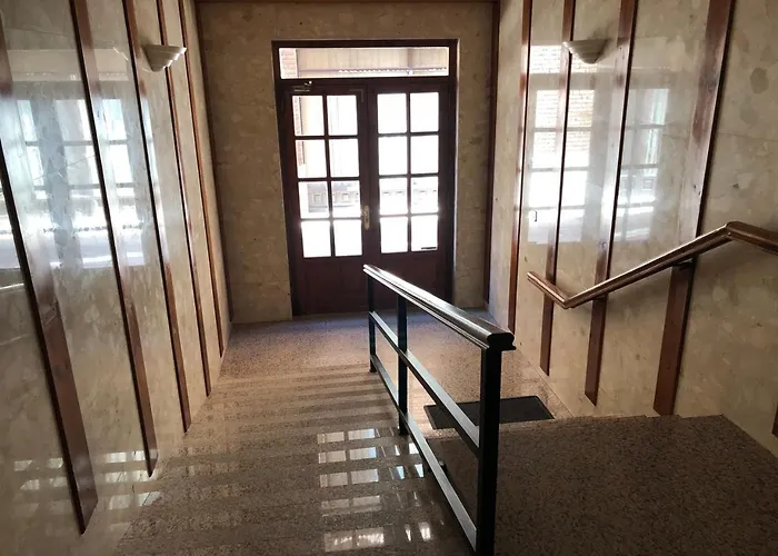 Atico En La Plaza De Con Garaje